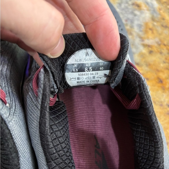 Altra Charcoal Sneakers with Burgundy Accents size 8.5 - Picture 6 of 9